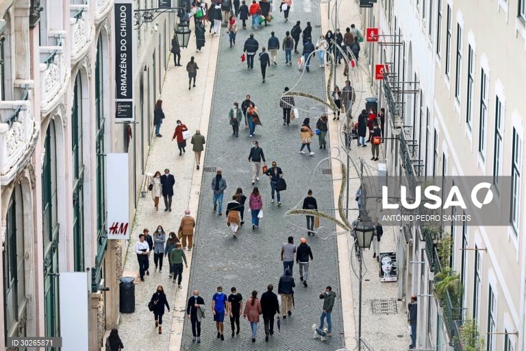 Covid-19: Portugueses estão pessimistas e adiam grandes decisões de vida e investimentos