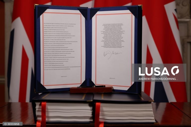 ‘Brexit tornou-se hoje realidade após anos de impasse