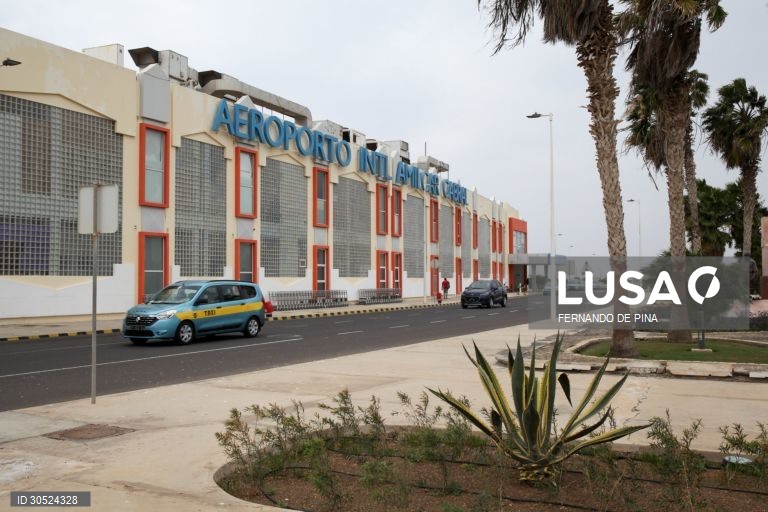 Tráfego aéreo em Cabo Verde acelera em julho com aumento de voos e passageiros