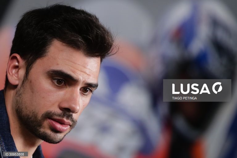 Miguel Oliveira começa testes do Mundial de Superbikes em oitavo