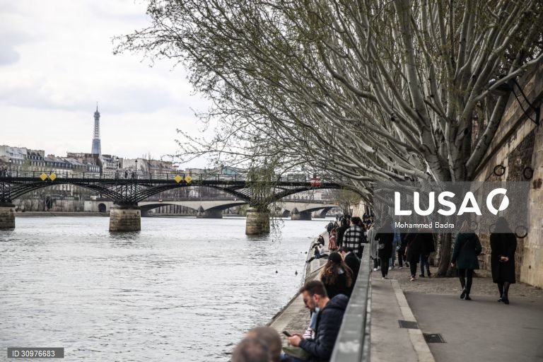 Covid-19: Morreram 897 pessoas nas últimas 24 horas em França