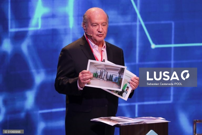 Presidente interino do Peru escolhe Hernando de Soto para liderar gabinete de transição