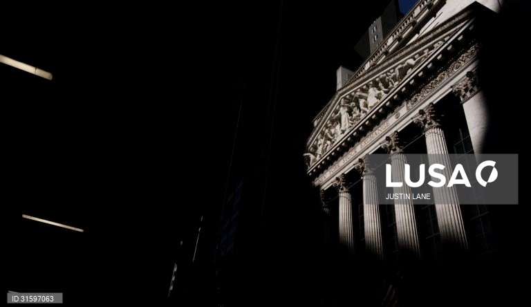 Wall Street abre em alta aguardando discurso do presidente da Fed