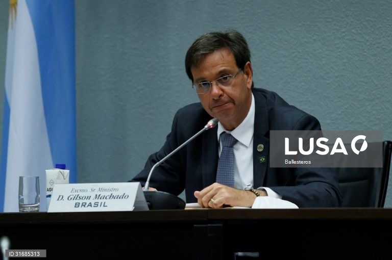 Detido ex-ministro brasileiro por tentar obter passaporte português para delator de Bolsonaro