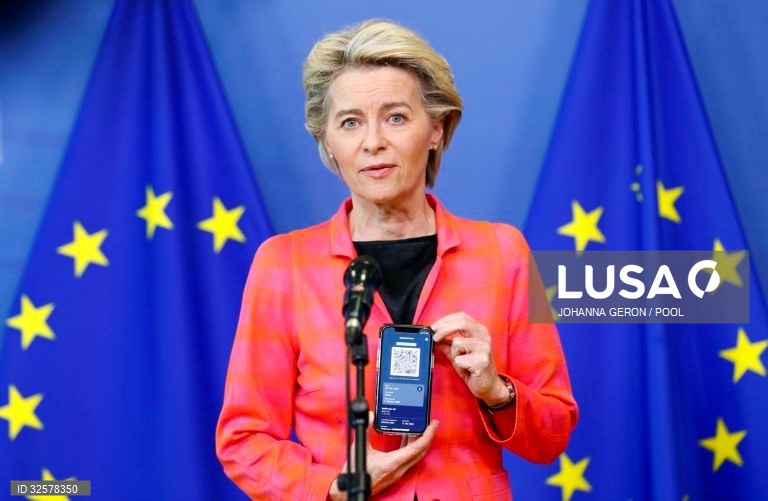 Covid-19: Von der Leyen é a primeira a testar em Portugal aplicação dos certificados digitais