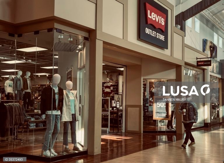 Lucro da Levi Strauss sobe 30,2% no 1.º trimestre fiscal para 152 ME