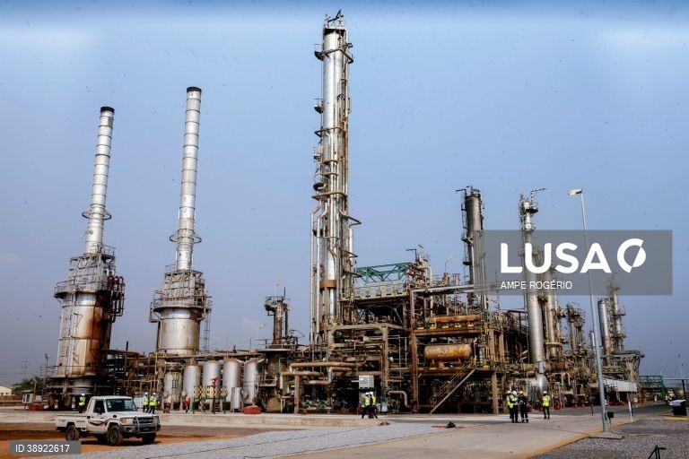 Oxford Economics vê Angola a produzir por dia 1,14 milhões de barris de petróleo este ano