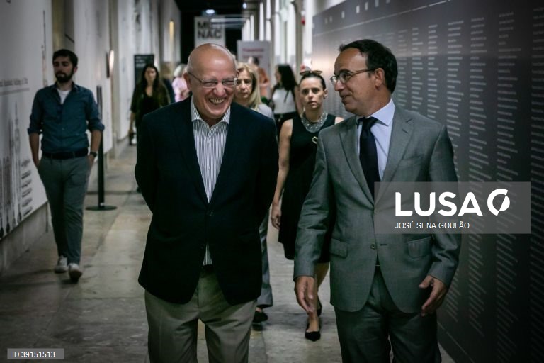 Permitir discurso de ódio na AR seria pior maneira de respeitar 25 de Abril – Santos Silva