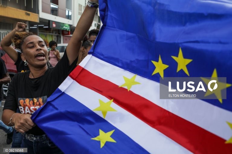 Há mais jovens entre 15 e 24 anos com emprego ou na escola em Cabo Verde