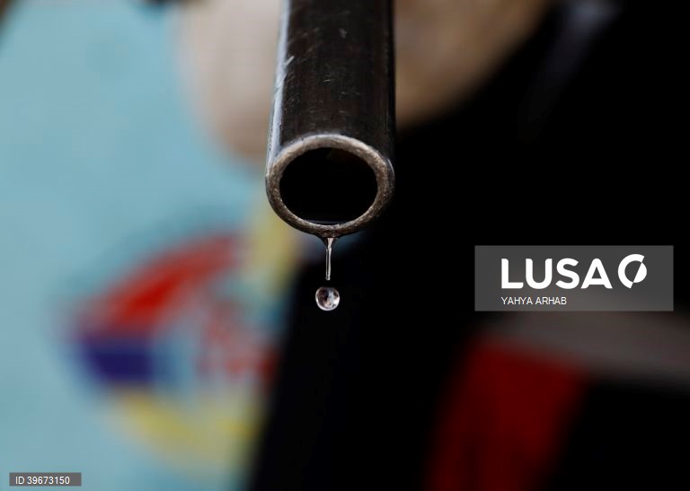 Economia angolana continua exposta a flutuação de preços do petróleo
