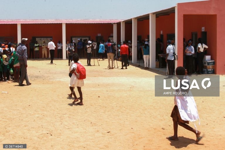 Angola vai vacinar meninas dos 9 aos 12 anos contra o cancro do colo do útero