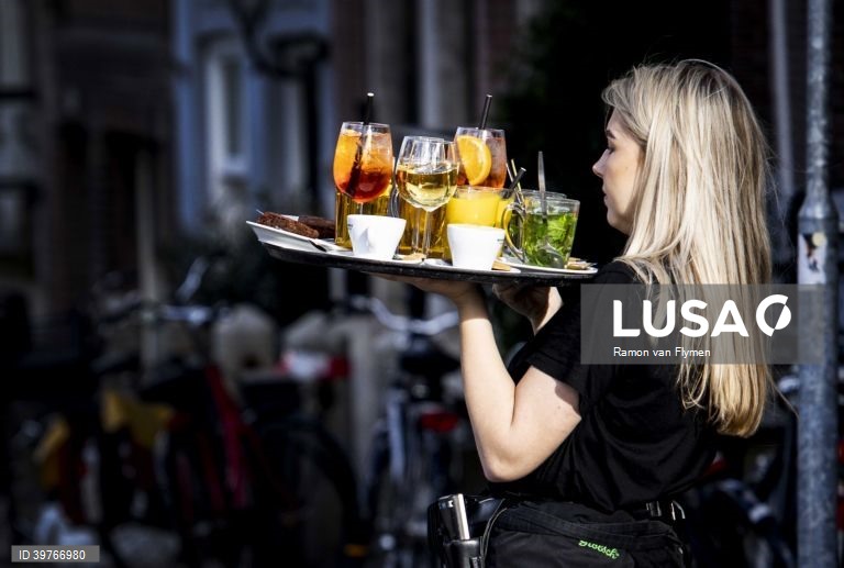 Vendas recuam nos bares e restaurantes no Brasil após casos de metanol nas bebidas