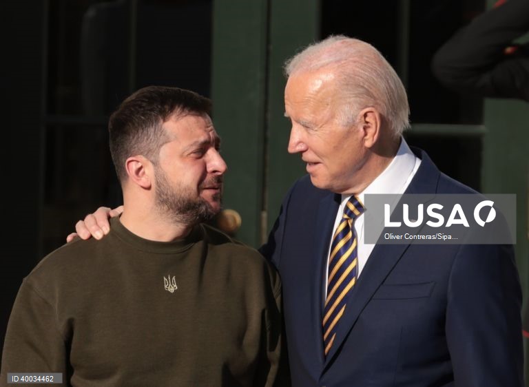 EUA defendem “paz justa” para os ucranianos, garante Biden a Zelensky