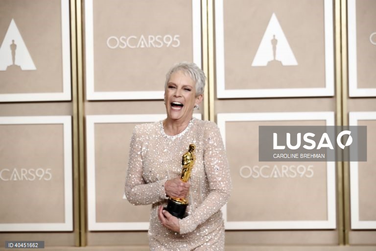 Jamie Lee Curtis pede “mais mulheres em qualquer lado, a qualquer hora, ao mesmo tempo”