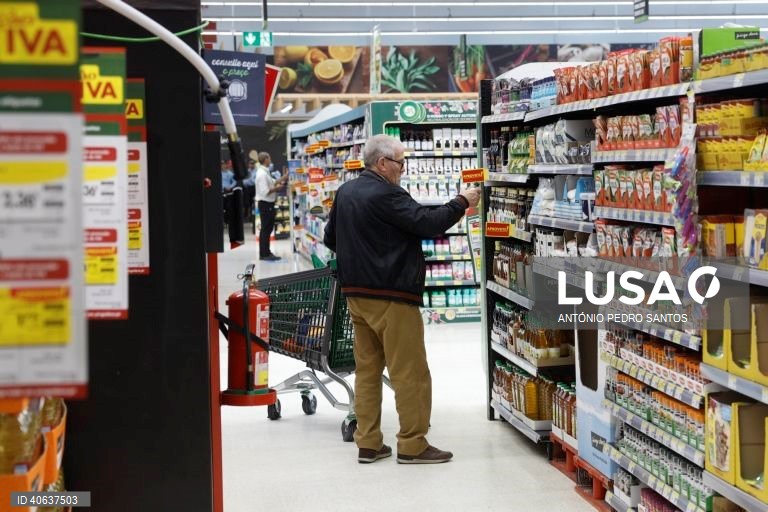 Cabaz alimentar desce para 258,52 euros após sete semanas a subir - Deco Proteste
