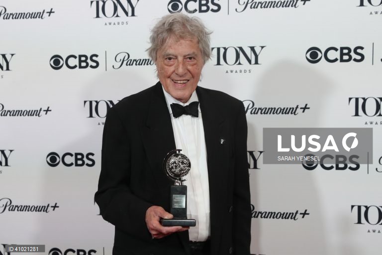 Dramaturgo britânico Tom Stoppard morreu aos 88 anos