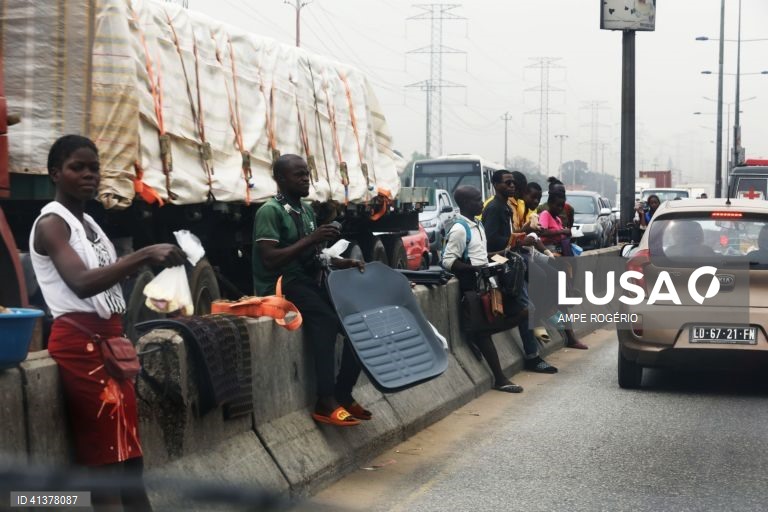 Desemprego recua para 28,3% em Angola, mas informalidade mantém-se elevada