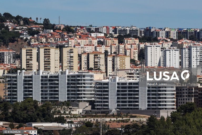 Prestação da casa desce 88,88 euros em setembro para crédito de 150.000 euros e Euribor a 12 meses