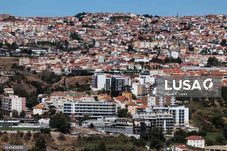 Taxas Euribor caem nos principais prazos e a três meses para 2,046%