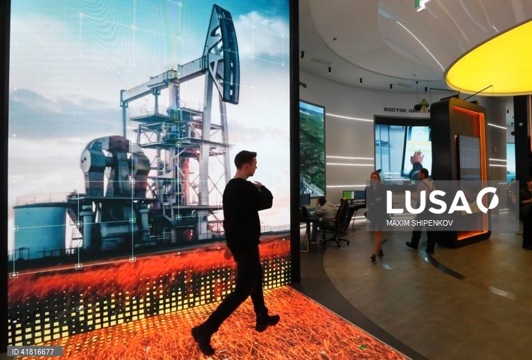 Lucro líquido da petrolífera russa Rosneft cai 68,3% no 1.º semestre