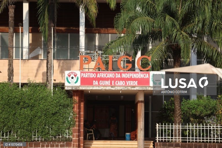 PAIGC exige restituição da sede nacional