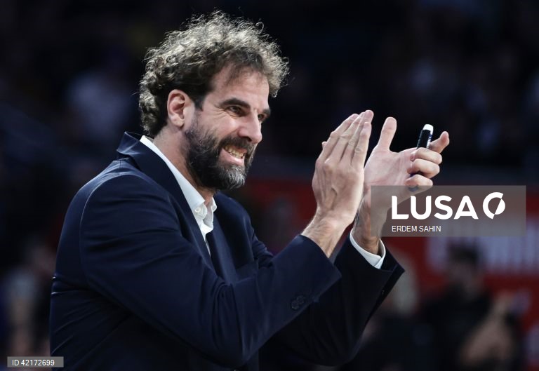 EuroLeague Basketball - Anadolu Efes vs Barcelona