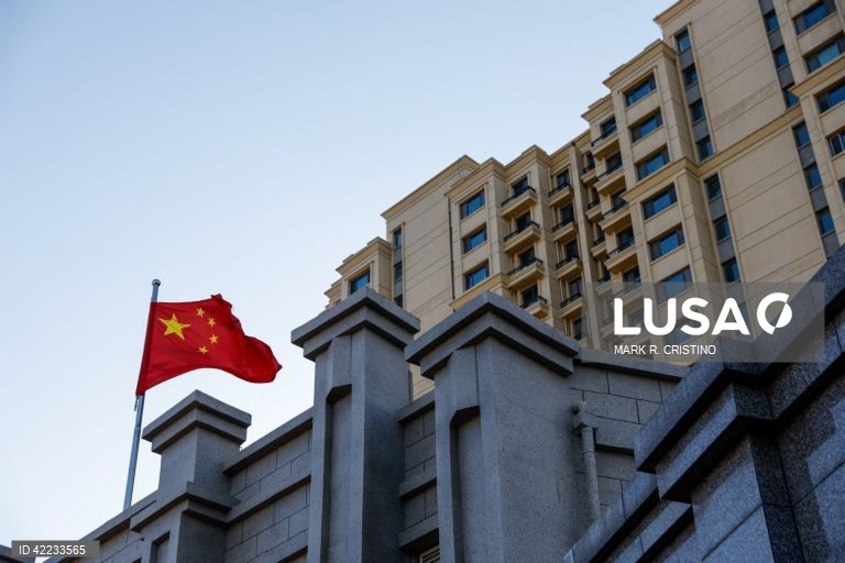 Evergrande expulsa da bolsa de Hong Kong após congelamento de ações por 18 meses