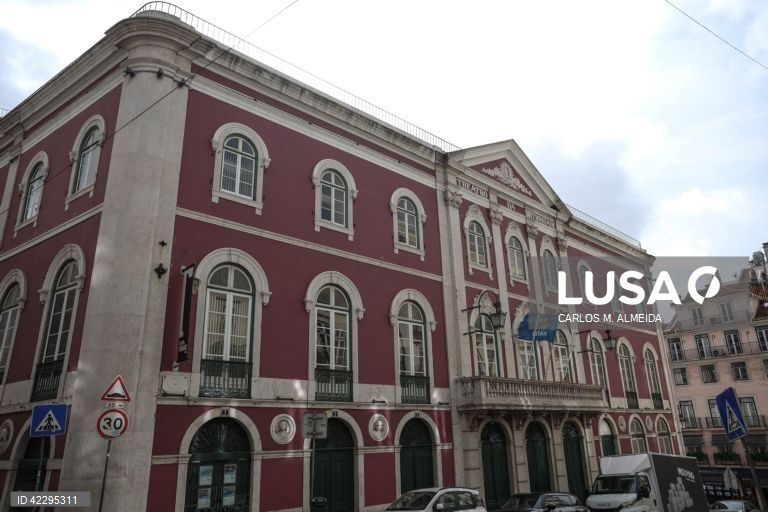Sete peças, algumas já exibidas em cinema, preenchem temporada 2025/2026 do Trindade