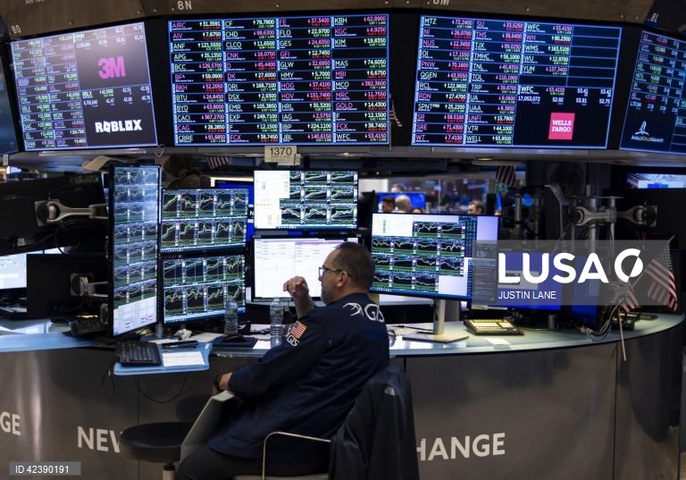 Wall Street volátil com investidores de olho nas negociações EUA-China