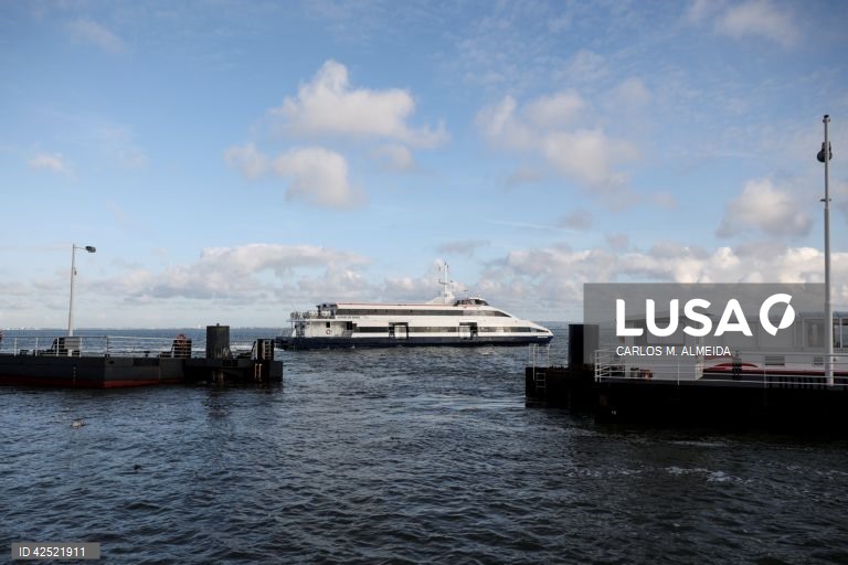 Interrompida ligação fluvial entre Trafaria, Porto Brandão e Belém devido ao mau tempo