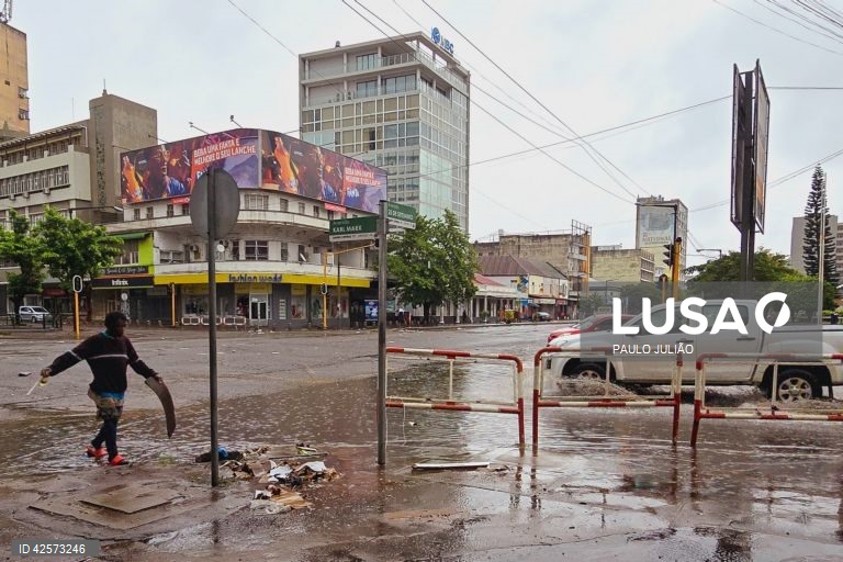 Três pessoas morreram arrastadas pelas cheias nos arredores de Maputo