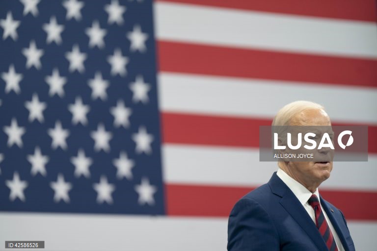 Governo de Biden criticado por assinalar Dia da Visibilidade Trans em dia de Páscoa