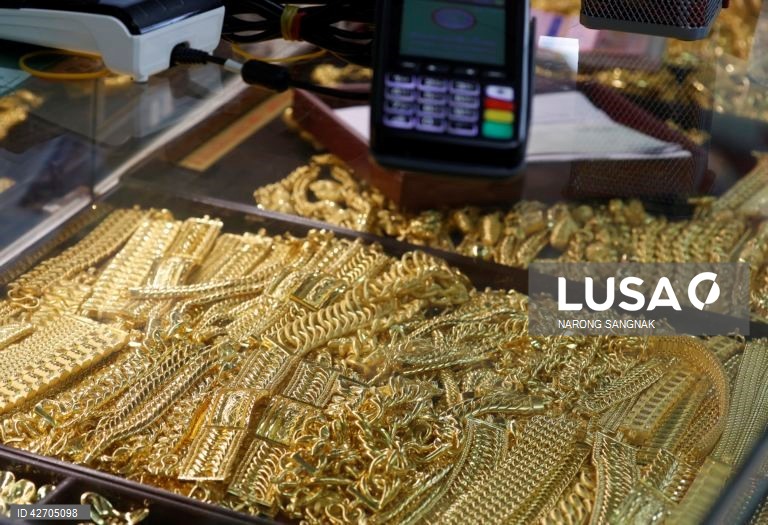 Preço do ouro renova máximos históricos e aproxima-se dos 3.570 euros por onça