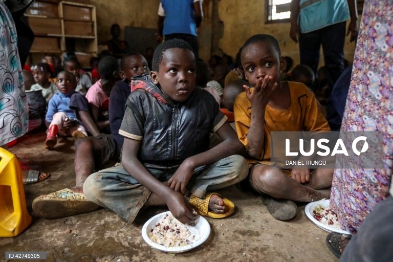 Líder da União Africana apela à ajuda internacional na luta contra a fome em África