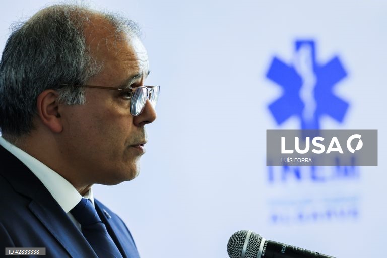 Antigo presidente do INEM diz que Governo sabia de impasse em concursos para helicópteros