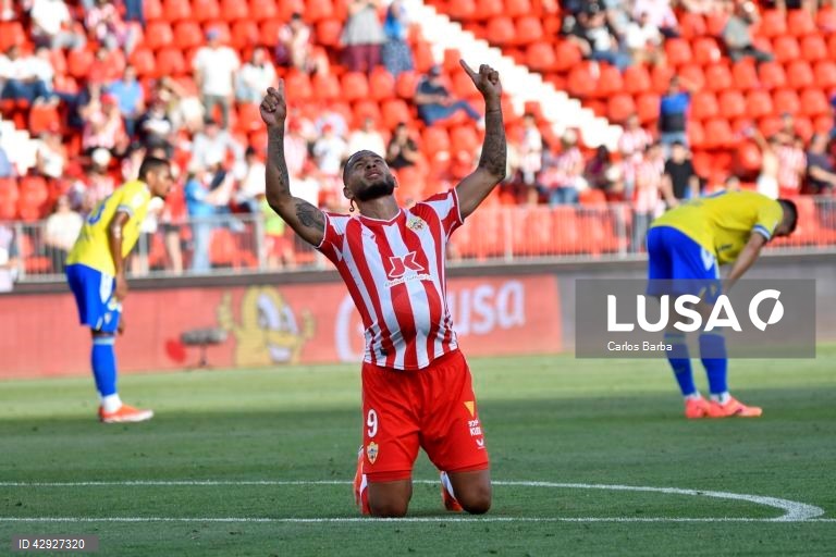 Luis Suárez torna-se a segunda contratação mais cara da história do Sporting