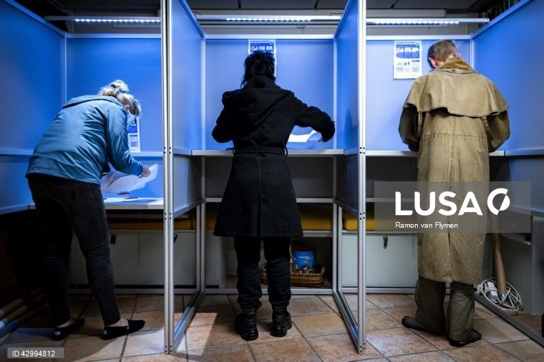 Países Baixos vão ter eleições antecipadas em 29 de outubro