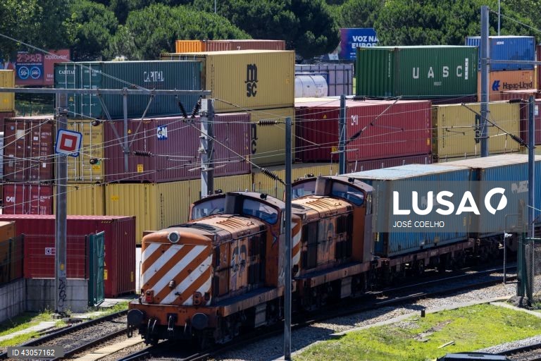 CP aluga automotoras diesel mais dois anos devido a atrasos na eletrificação