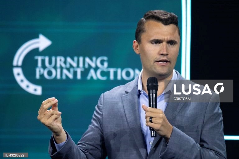Ativista Charlie Kirk foi baleado num evento na Universidade de Utah Valley