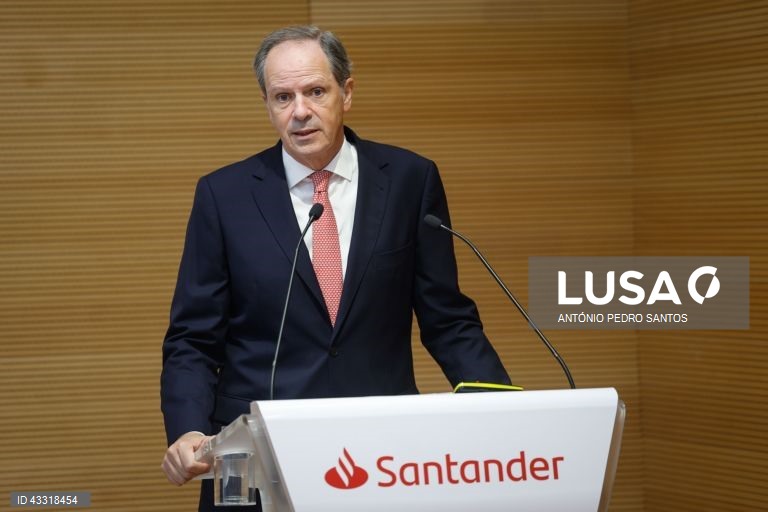 Pedro Castro e Almeida reconduzido como presidente do Santander Totta até 2027
