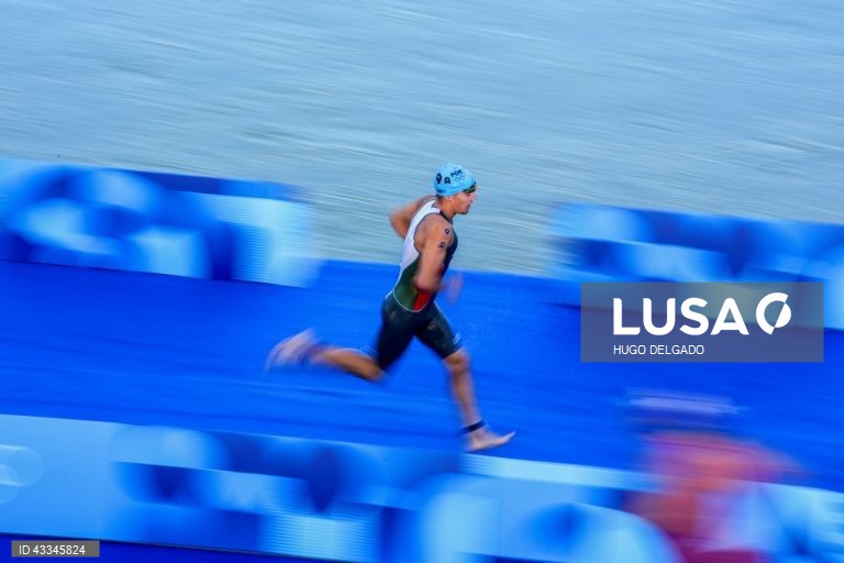 Vasco Vilaça segundo na etapa da Riviera Francesa do Mundial de triatlo