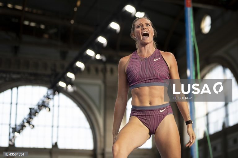Medalha olímpica Alysha Newman banida 20 meses por falhar testes antidopagem