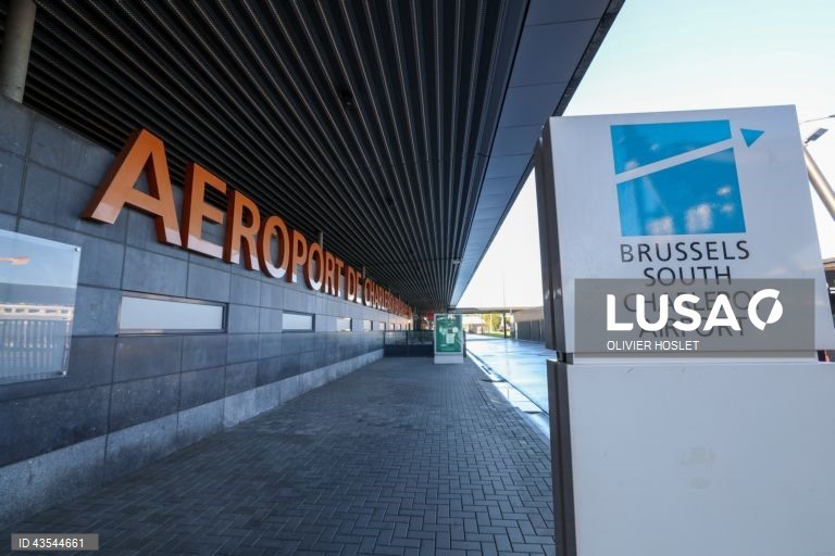 Operações no aeroporto belga de Charleroi encerradas por ameaça de bomba