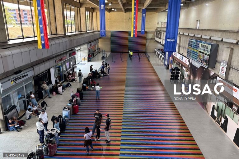 Venezuela aposta em aumentar voos com a Rússia após revogar concessão a seis companhias aéreas