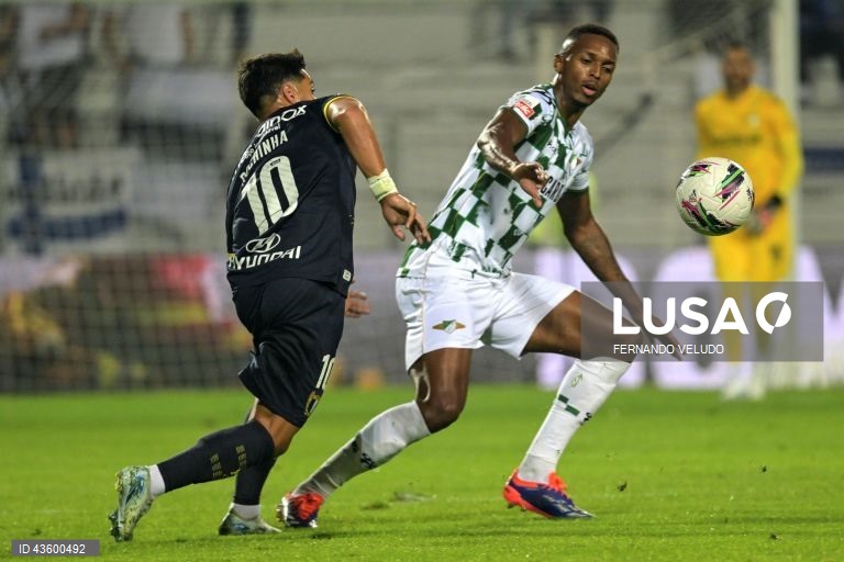 Sidnei Tavares troca Moreirense pelo Blackburn Rovers
