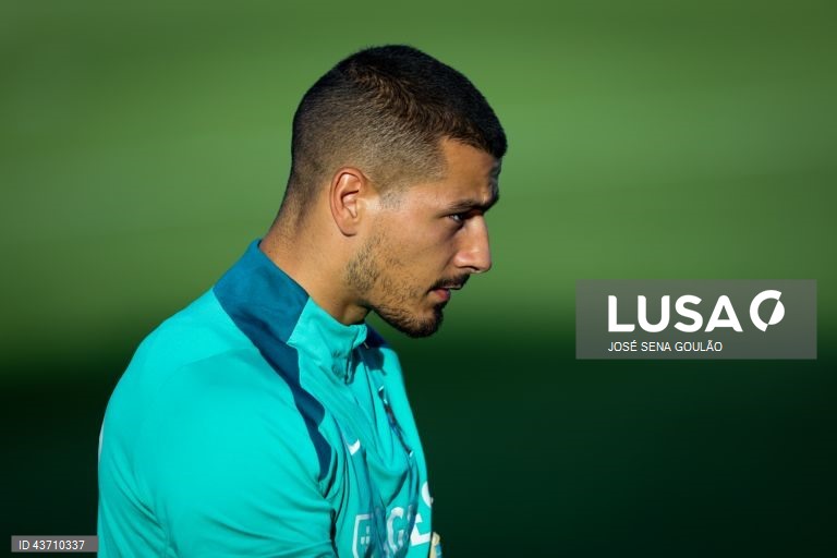 Guarda-redes Ricardo Velho chamado aos trabalhos da seleção portuguesa