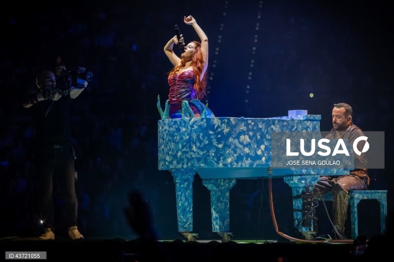 Bárbara Tinoco marca digressão com teatro e sexteto de cordas para 2027