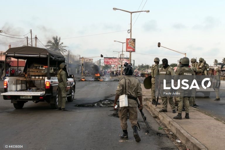 Mozambique: Amnesty for protesters illegal - president