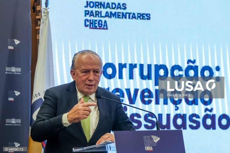 Santana Lopes lamenta ser o primeiro a ser ouvido por comissão de inquérito à Santa Casa