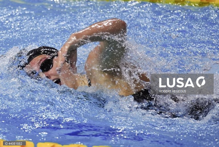 Nadadora canadiana Summer McIntosh bate recorde do mundo dos 200 metros estilos